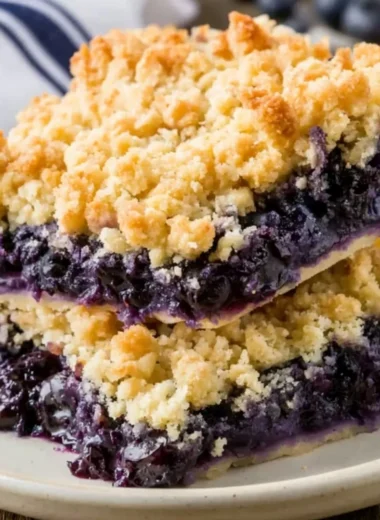 Delicious homemade blueberry crisp dessert with a crunchy topping