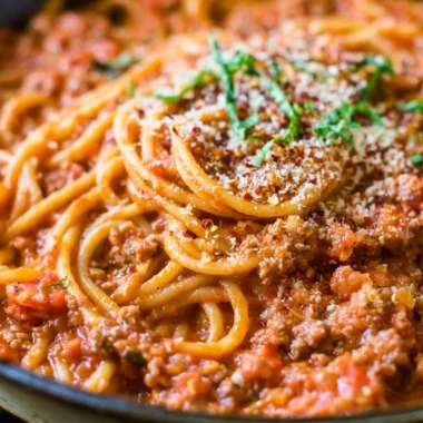 Delicious one pot spaghetti dish ready to be served.