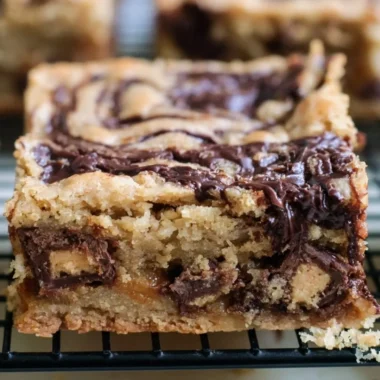 Delicious Moose Tracks Cookie Bars with chocolate and peanut butter